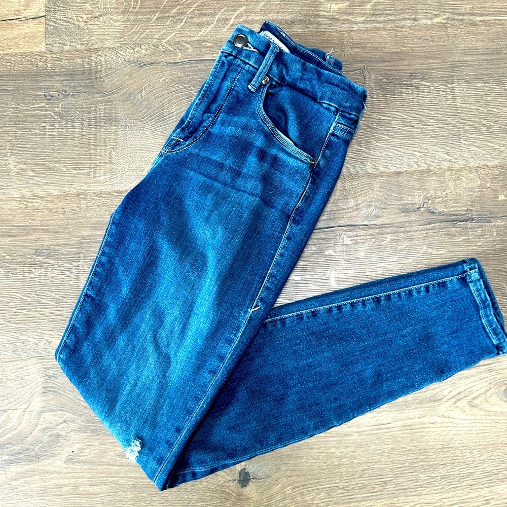 Good American “Good Legs” Skinny Jeans (4/27)